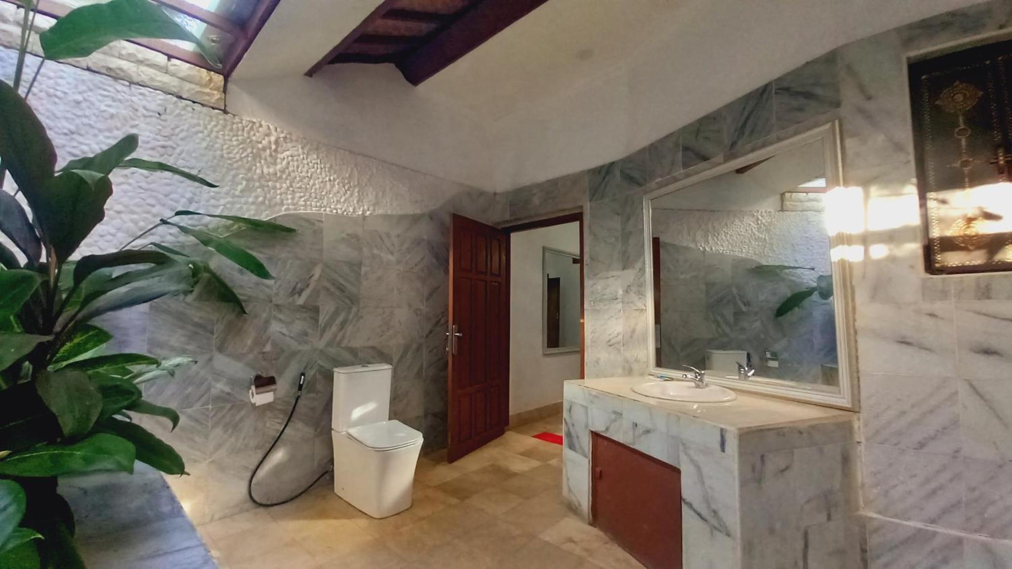 Matahari Inn Kuta  Esterno foto